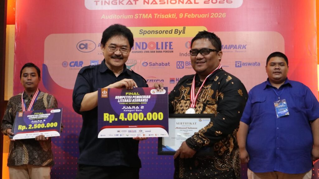 Guru berprestasi - Muhamad salamun, S.pd Juara 2 dalam kompetisi pemberian literasi asuransi kategori guru